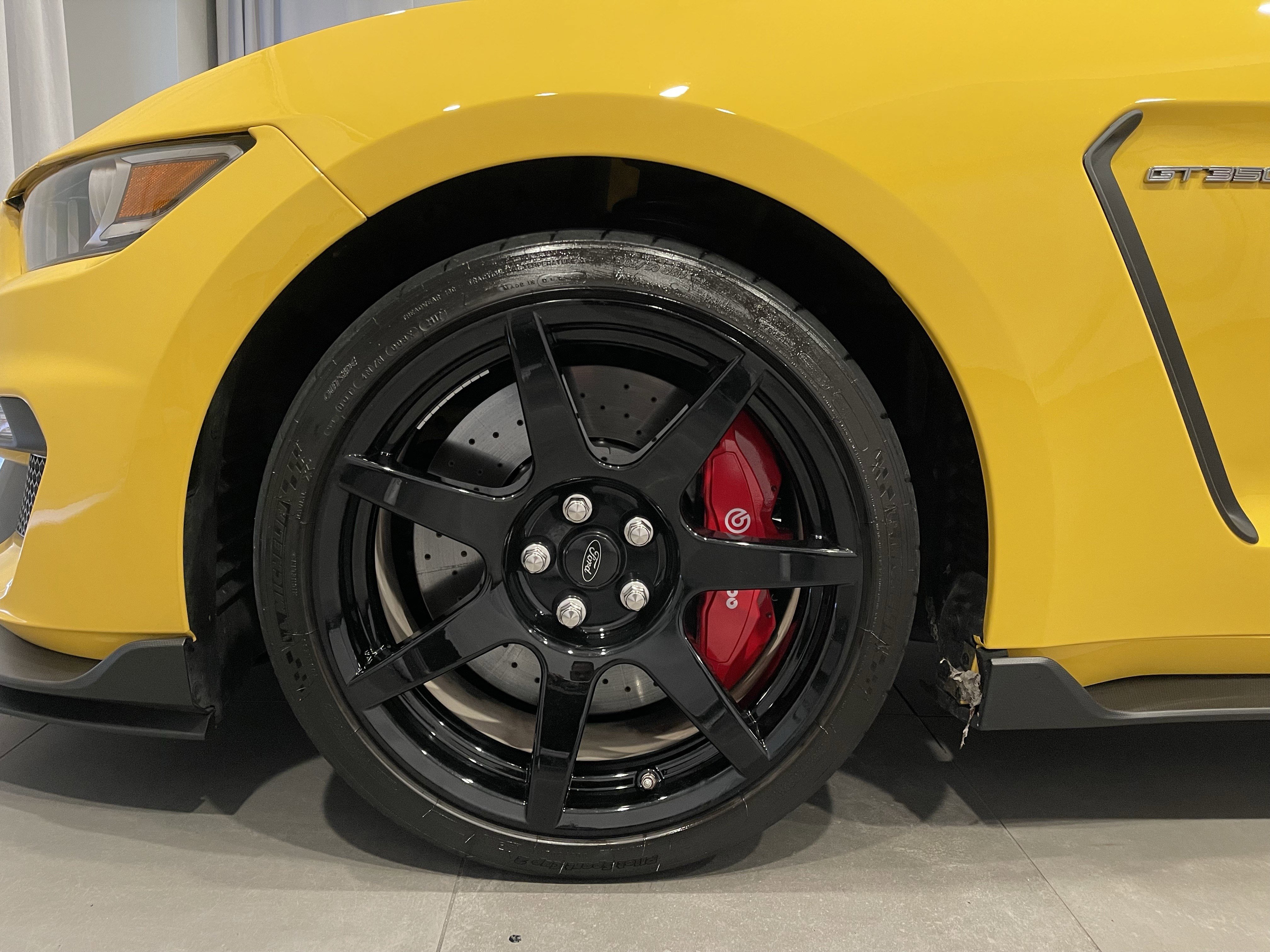 Used 2017 Ford Mustang Shelby GT350R w/ GT350R Equipment Group 920A image 7