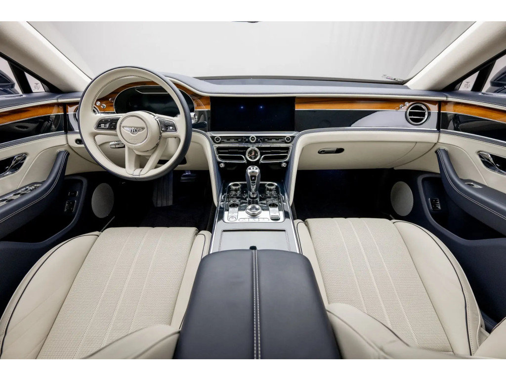 Certified 2023 Bentley Flying Spur V8 AWD/4WD image 4