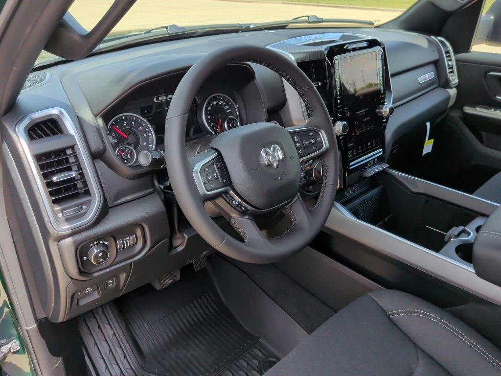 New 2026 RAM 1500 4x4 Crew Cab image 12