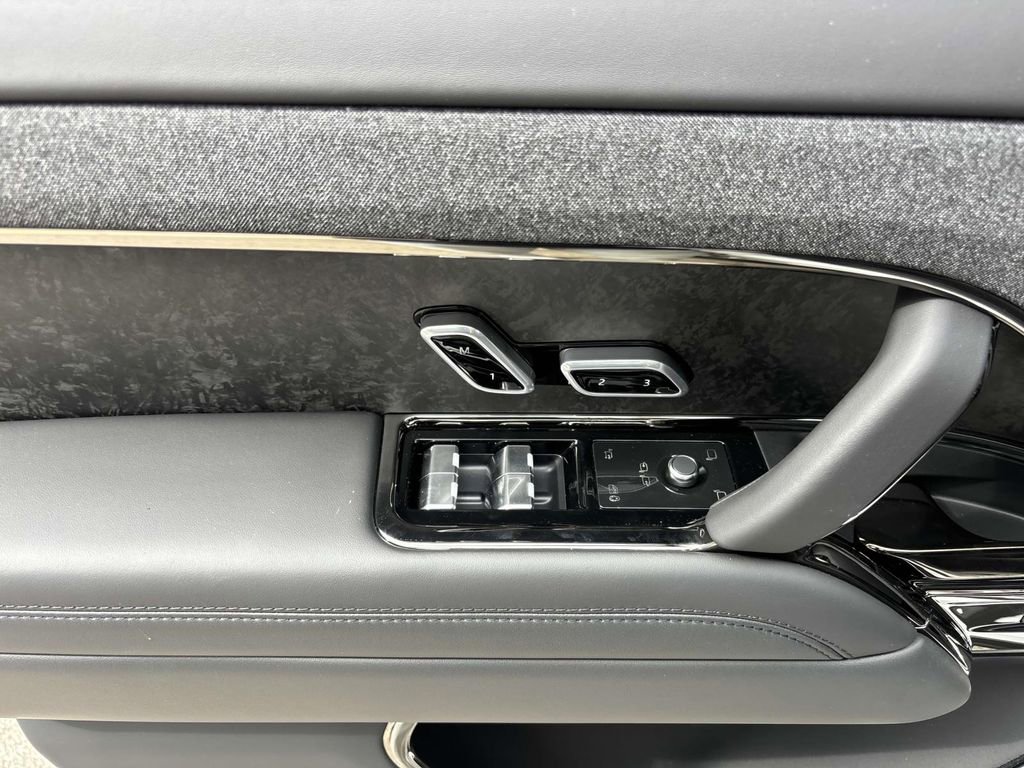 New 2025 Land Rover Range Rover Sport Dynamic SE image 10