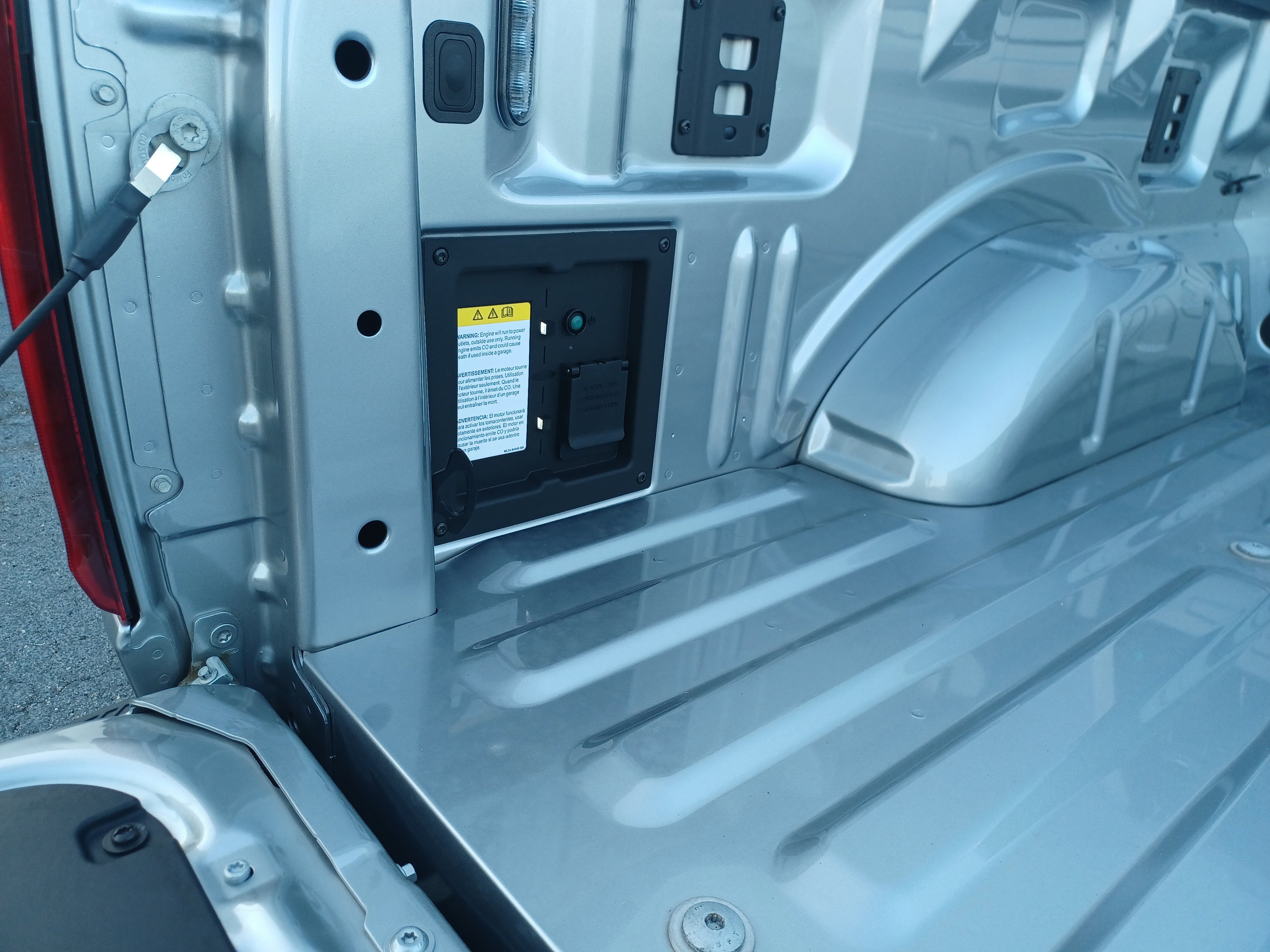 New 2025 Ford F150 Lariat w/ Equipment Group 502A High image 9