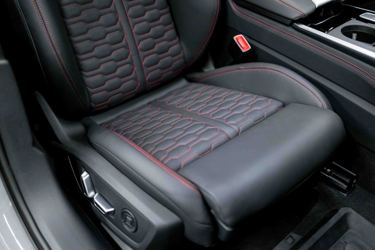 Used 2025 Audi RS 6 performance AWD/4WD image 86