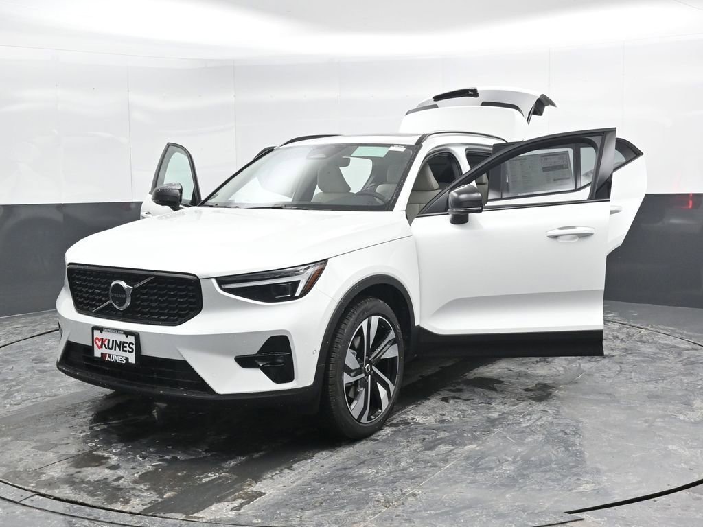 New 2026 Volvo XC40 B5 Ultra w/ Protection Package Premier image 45