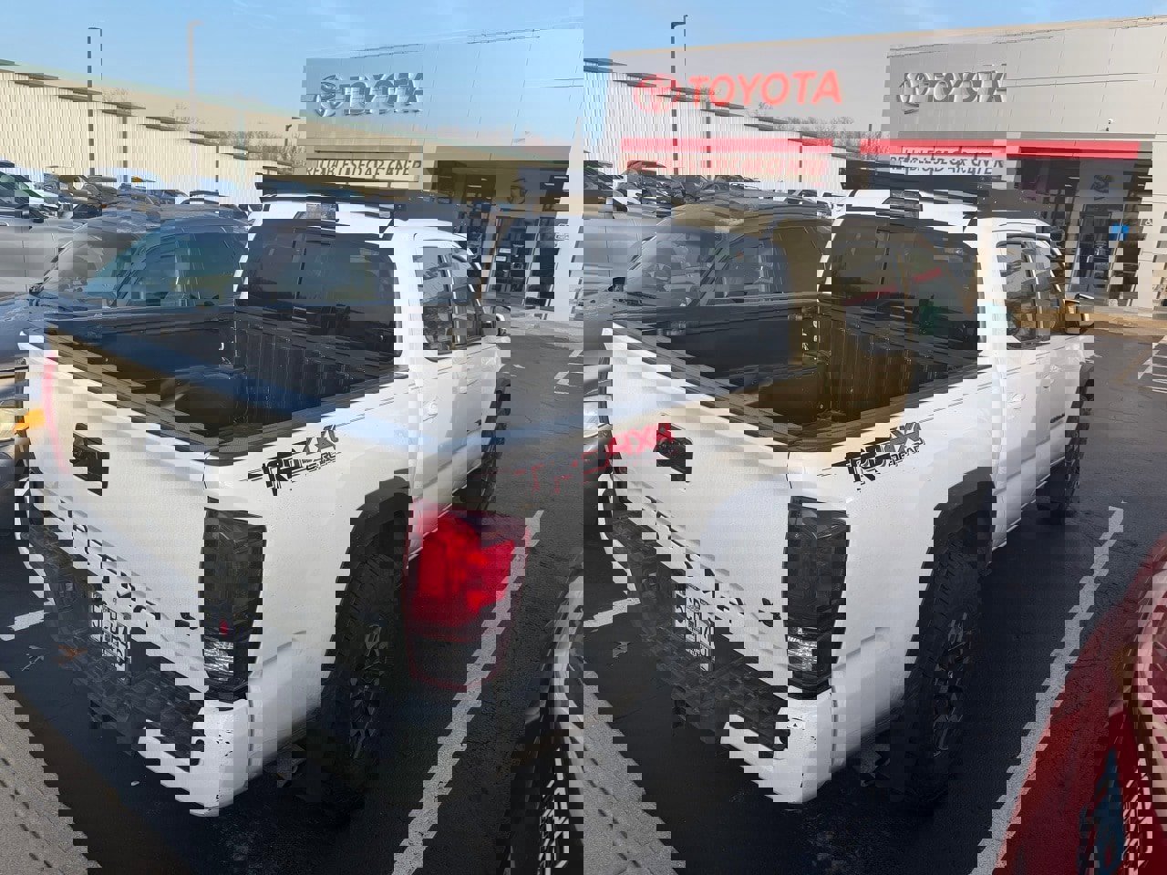 Certified 2019 Toyota Tacoma TRD Off-Road image 11