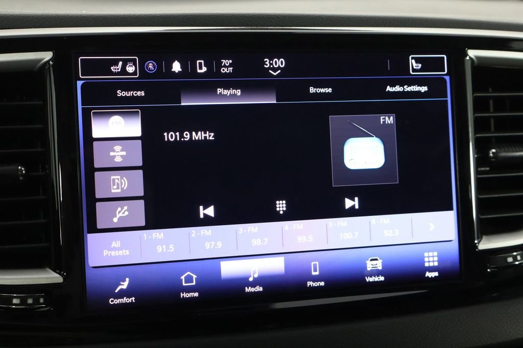 Used 2023 Chrysler Pacifica Touring-L FWD image 29