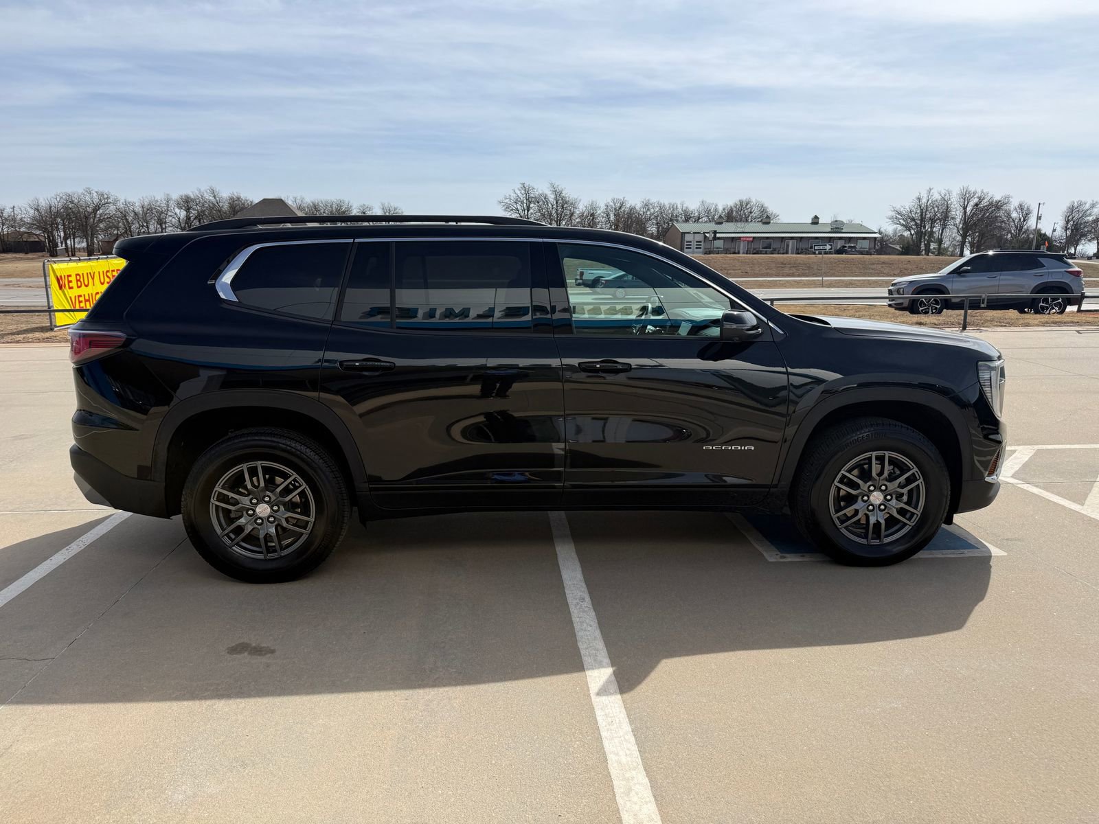 Used 2025 GMC Acadia Elevation image 6