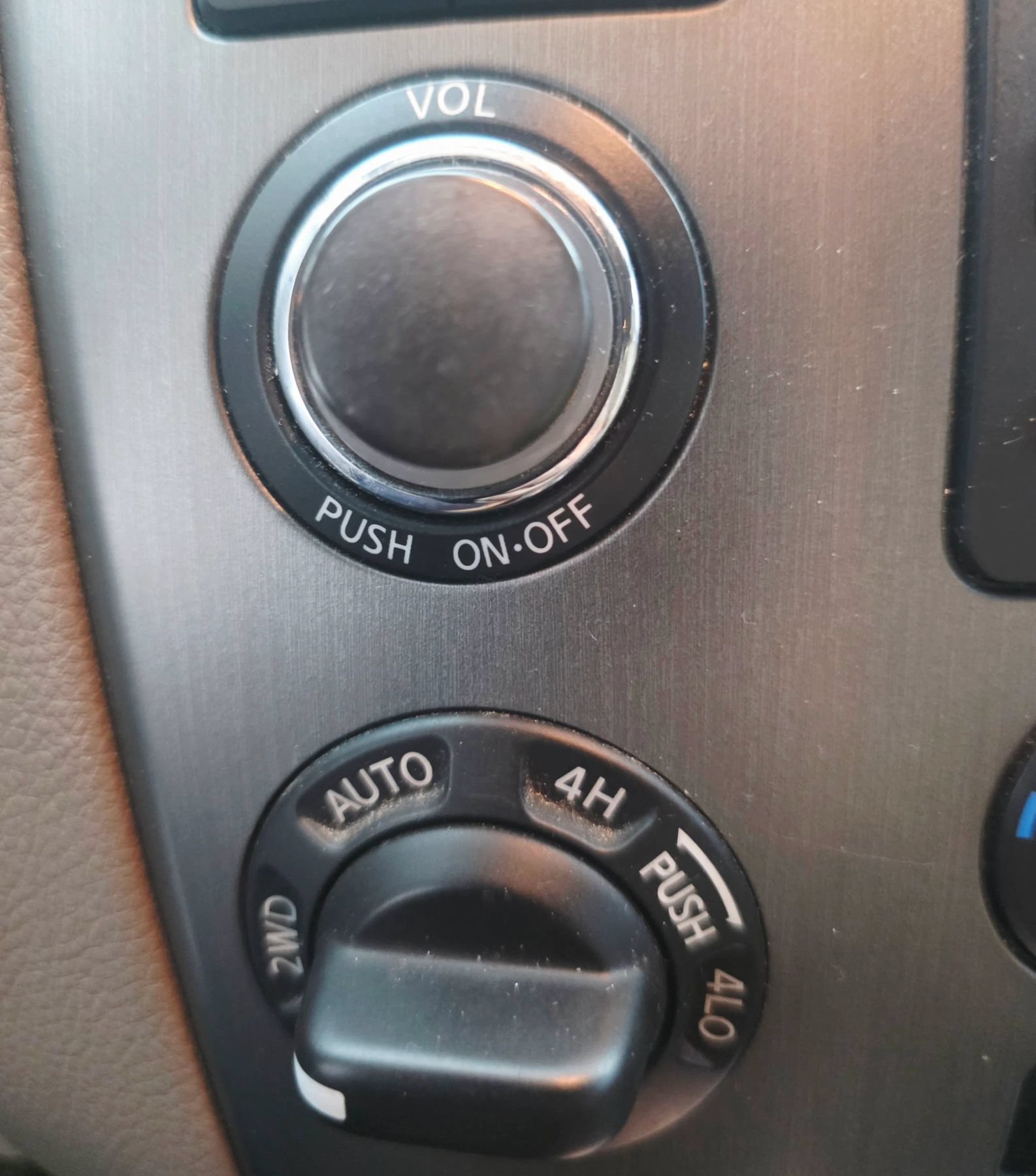 Used 2013 Nissan Armada SV AWD/4WD image 27