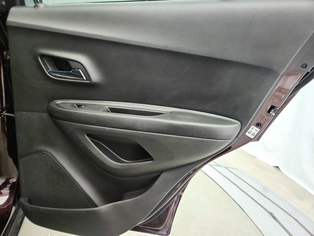 Used 2021 Chevrolet Trax LT image 25