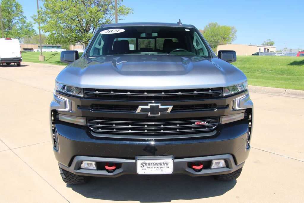 Used 2021 Chevrolet Silverado 1500 LT Trail Boss w/ Convenience Package II AWD/4WD image 2
