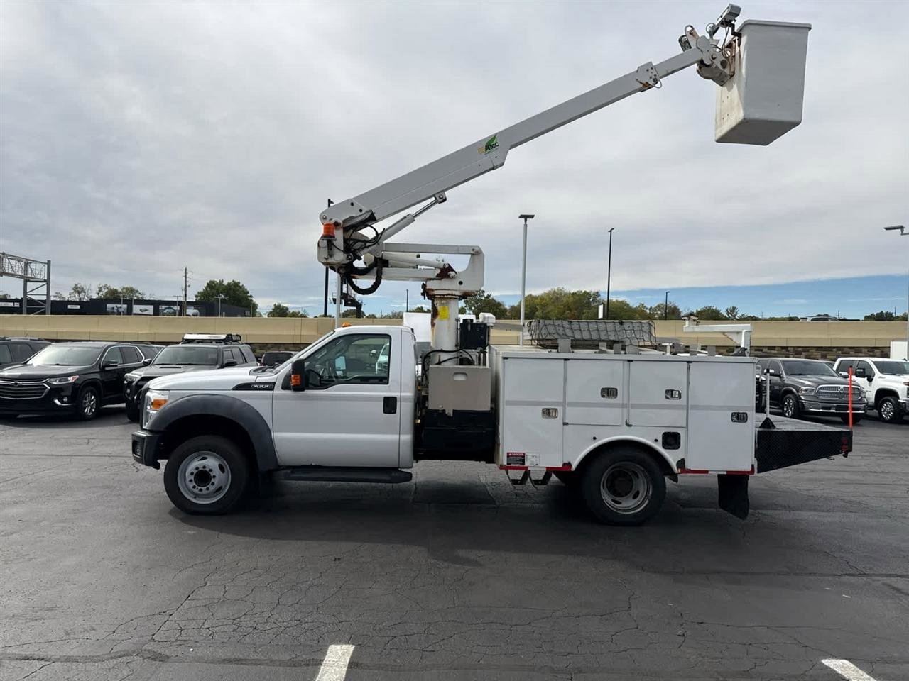 Used 2012 Ford F550 XL w/ PWR Equipment Group image 5