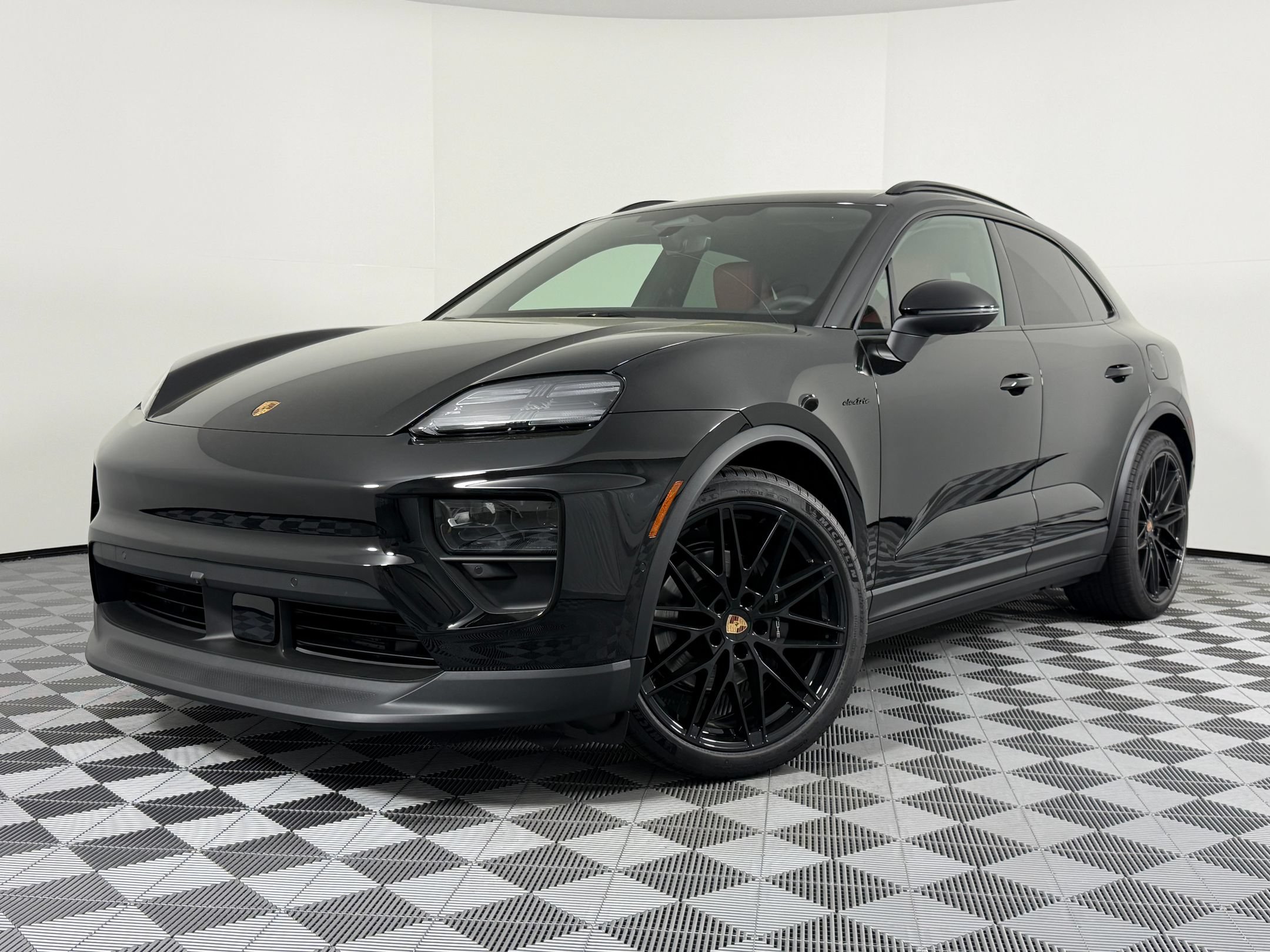 Certified 2026 Porsche Macan Electric RWD image 1
