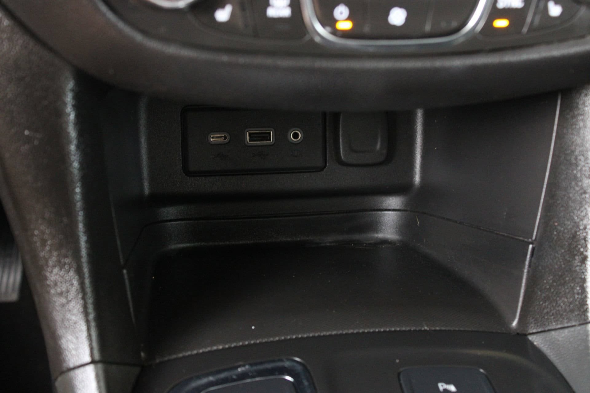 Used 2023 Chevrolet Equinox LT AWD/4WD image 40