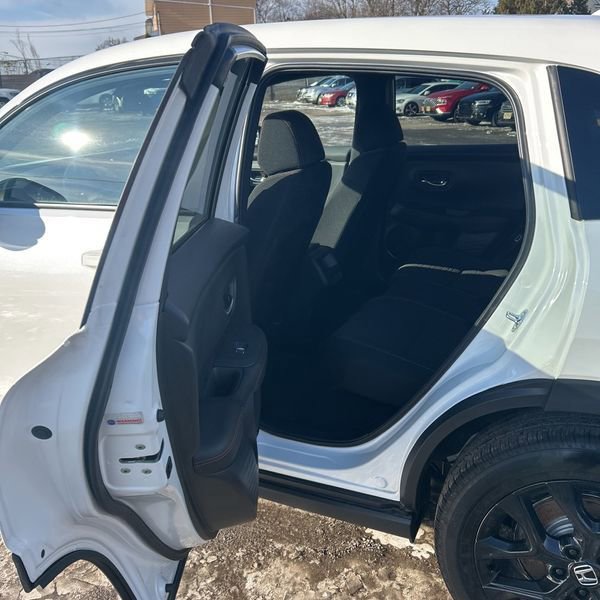 Used 2025 Honda HR-V Sport image 26