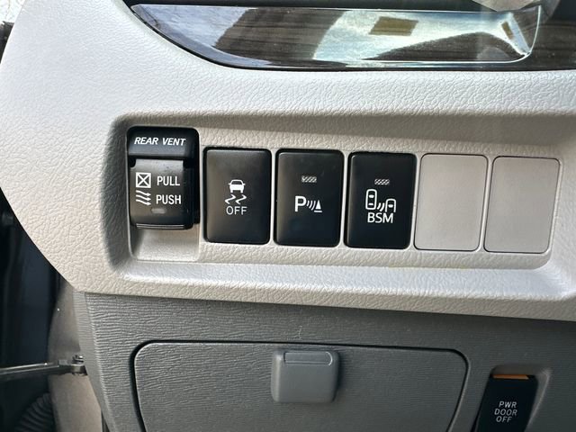 Used 2017 Toyota Sienna XLE Premium image 37