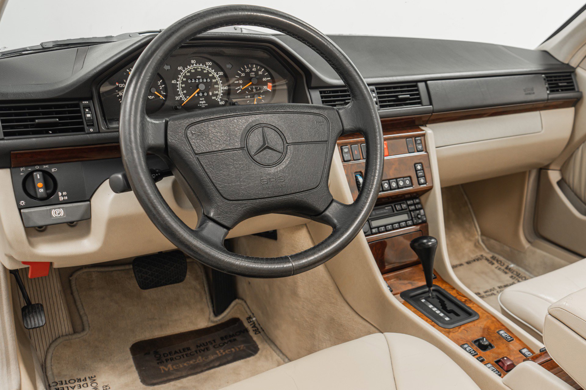 Used 1995 Mercedes-Benz E 320 Convertible image 15