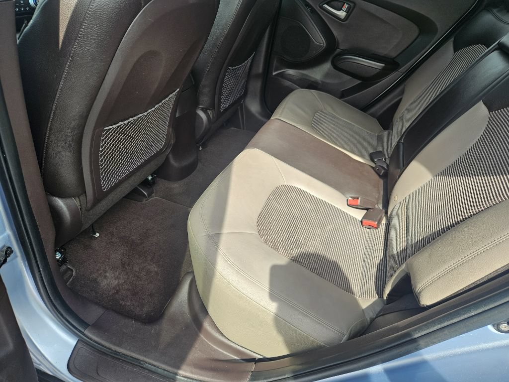 Used 2011 Hyundai Tucson GLS FWD image 15