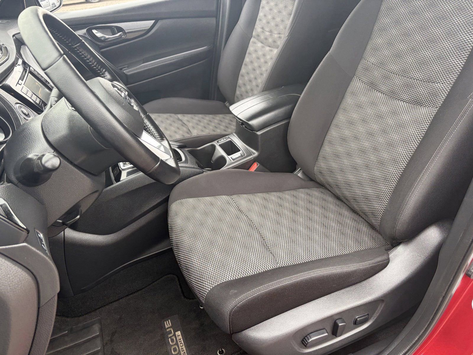 Certified 2021 Nissan Rogue Sport SV FWD image 21