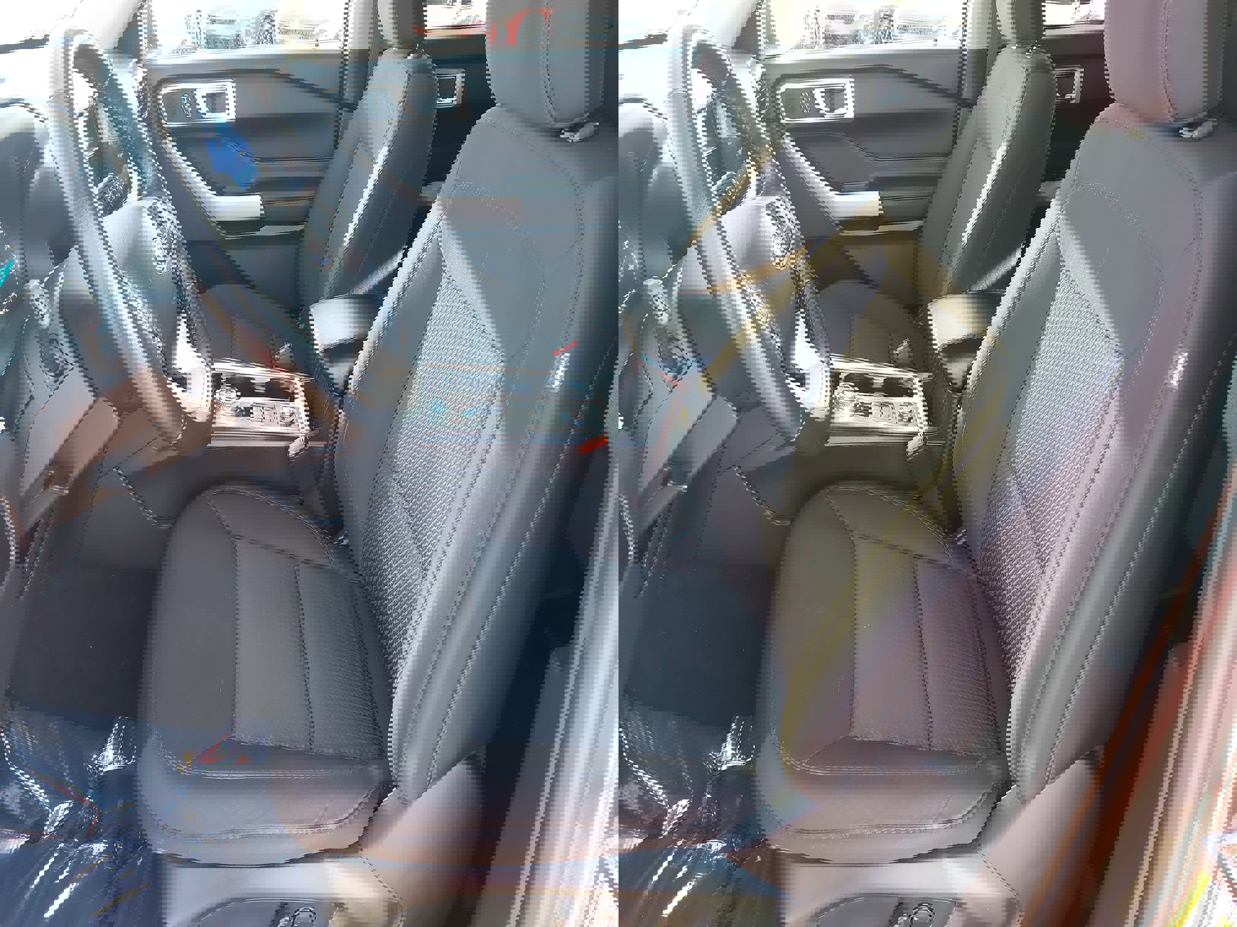 Used 2023 Ford Explorer XLT image 17