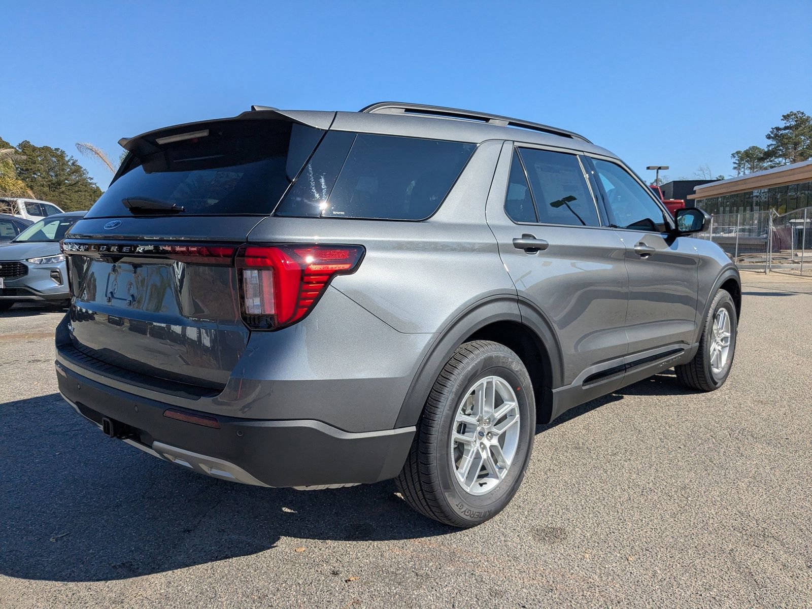 New 2026 Ford Explorer Active w/ Active Comfort Package image 5