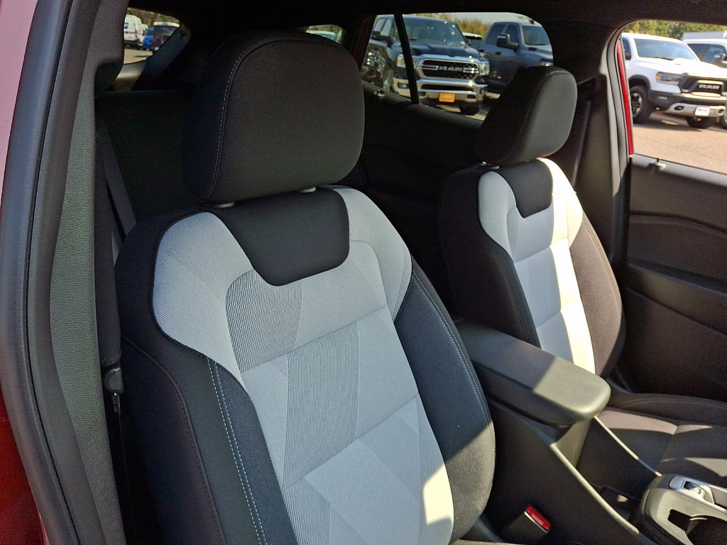 Used 2025 Chevrolet Trax RS image 13