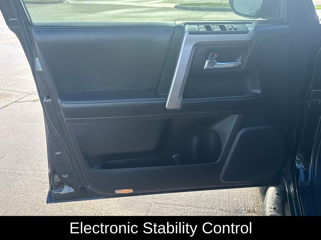 Used 2017 Toyota 4Runner SR5 Premium image 11