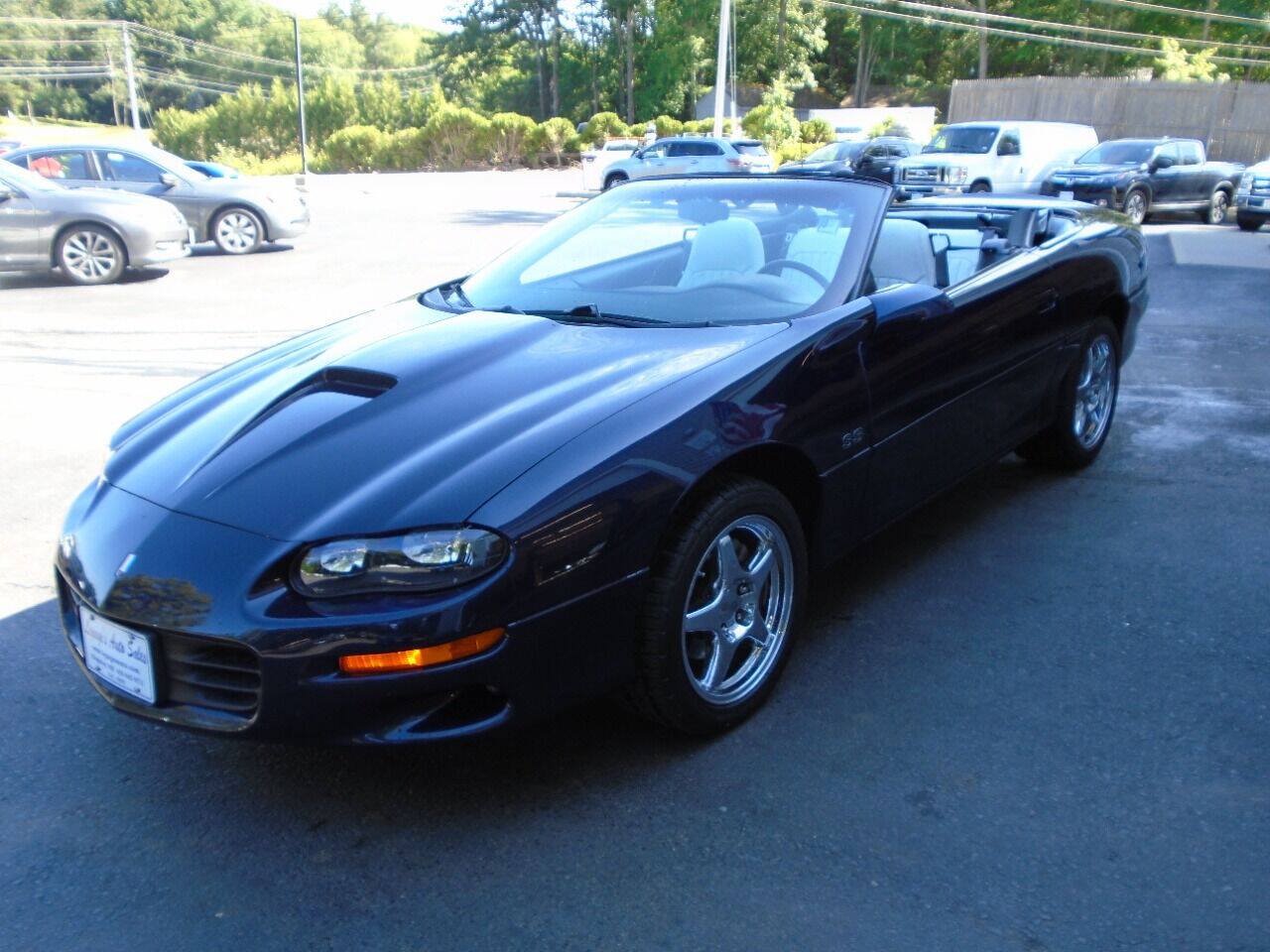 Used 1999 Chevrolet Camaro Z28 w/ SS Performance/Appearance Pkg RWD image 4