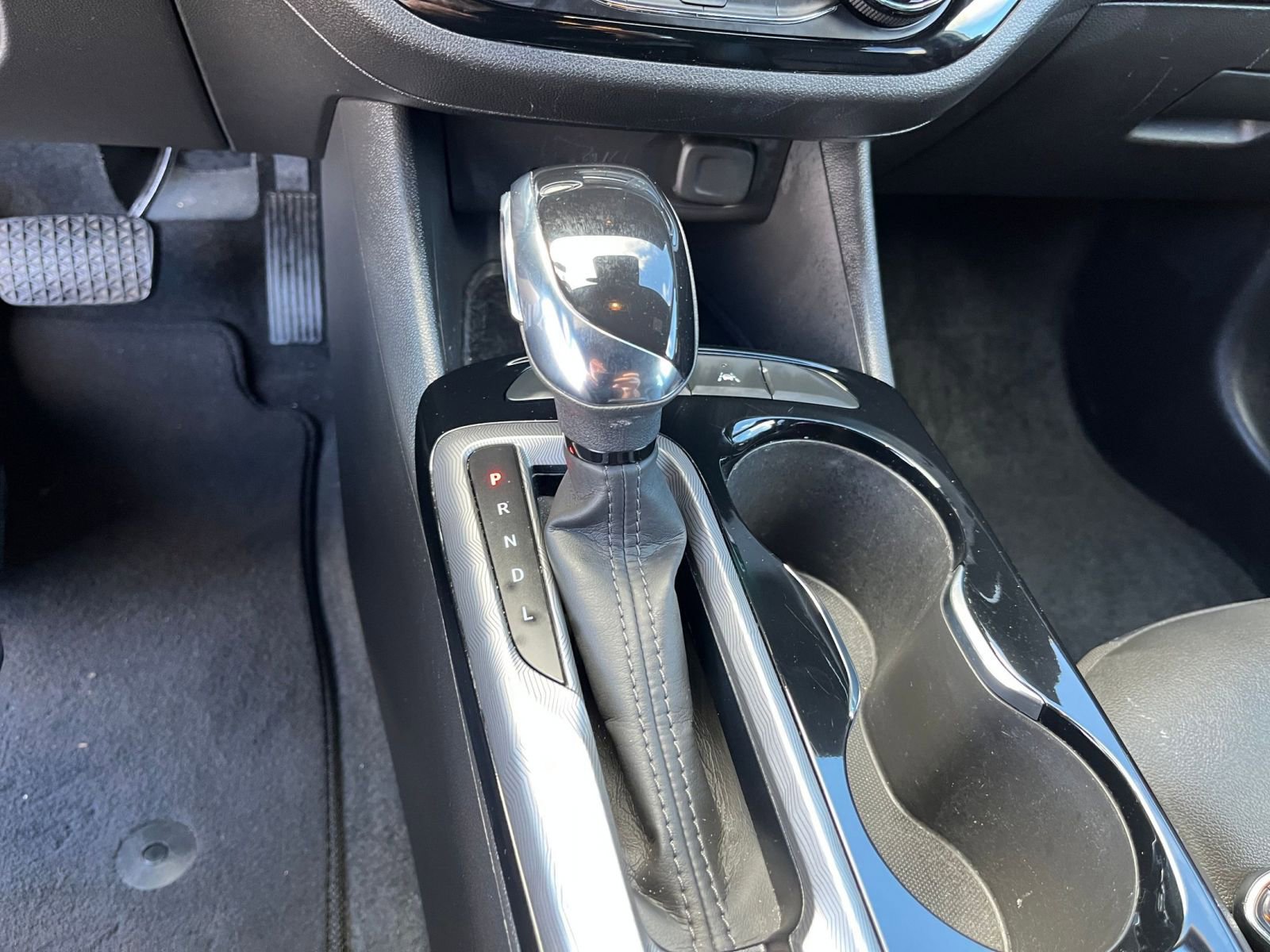 Used 2025 Buick Envista Sport Touring image 40