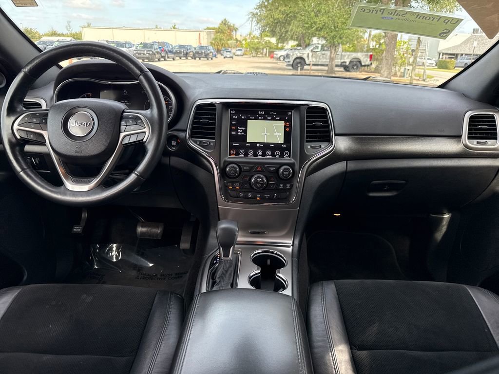 Used 2018 Jeep Grand Cherokee Altitude RWD image 5