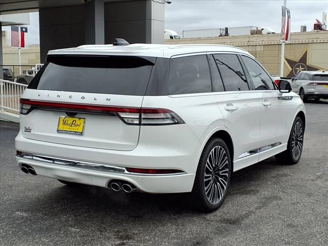 New 2025 Lincoln Aviator Black Label AWD/4WD image 2