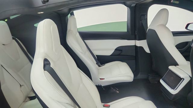 Used 2022 Tesla Model X Plaid image 25
