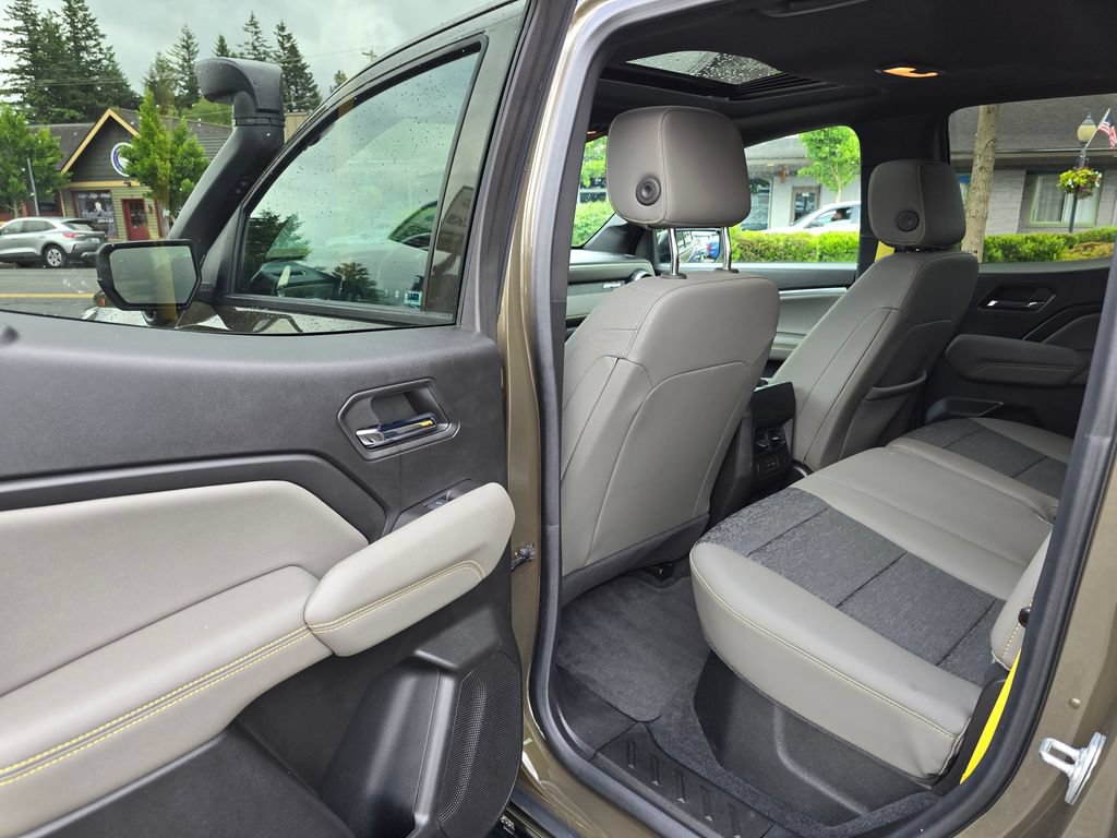 Used 2024 Chevrolet Colorado ZR2 AWD/4WD image 16