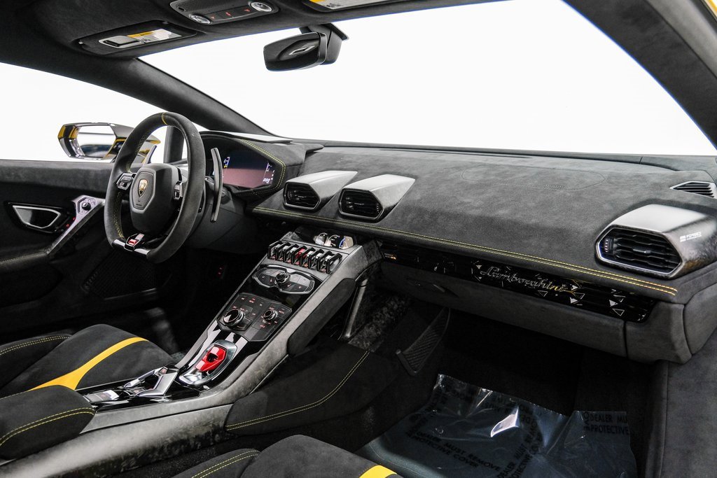 Used 2018 Lamborghini Huracan Performante image 11