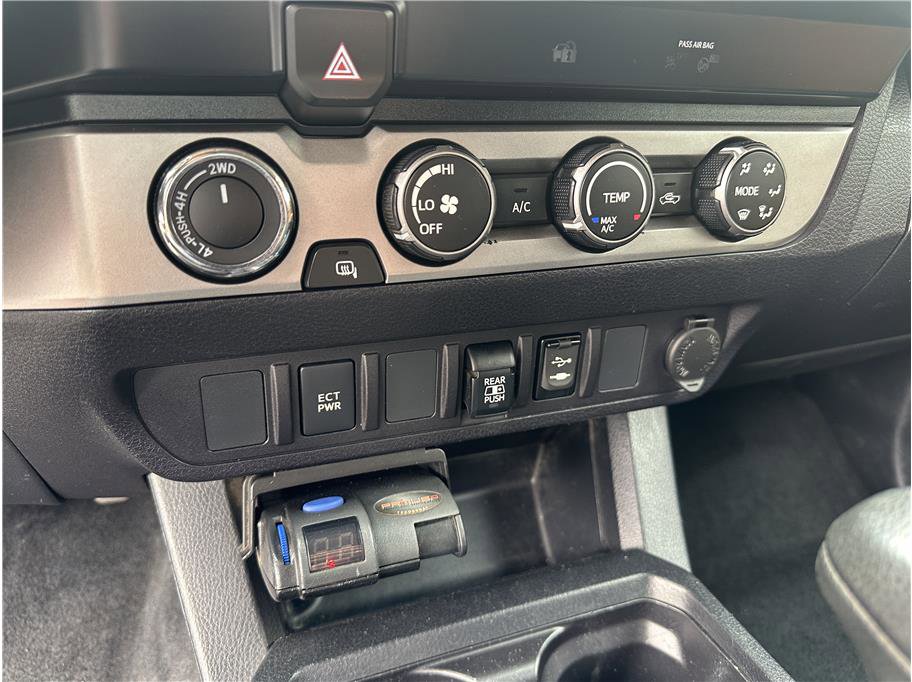 Used 2019 Toyota Tacoma 4x4 Double Cab image 16