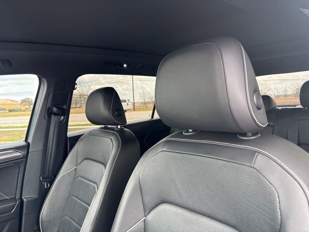 Used 2022 Volkswagen Tiguan SEL R-Line image 12