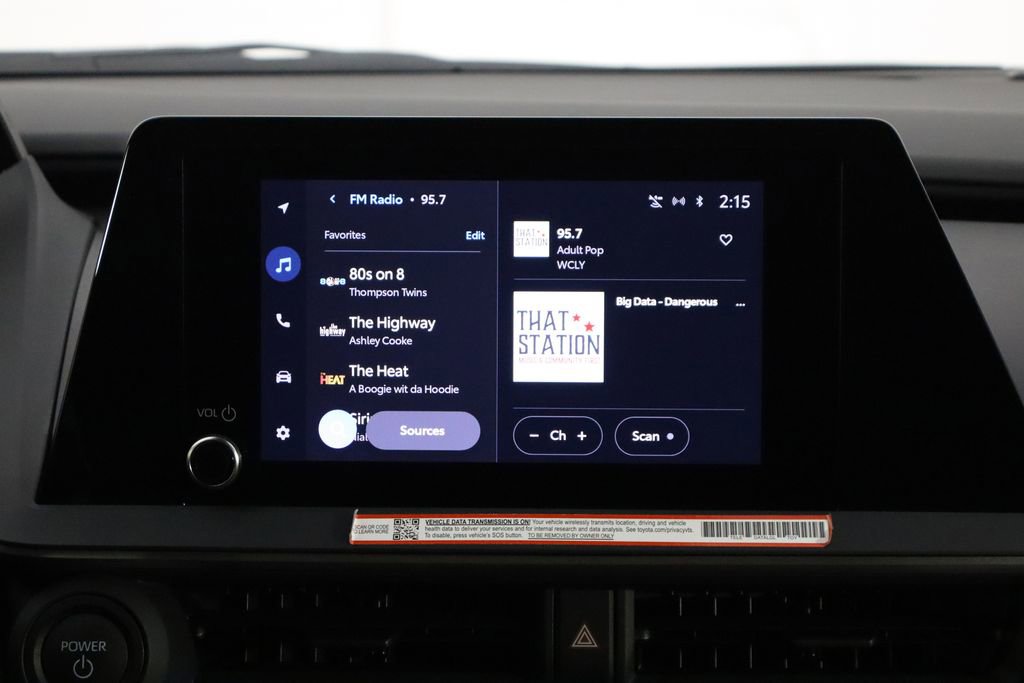 Used 2025 Toyota Prius XLE image 28