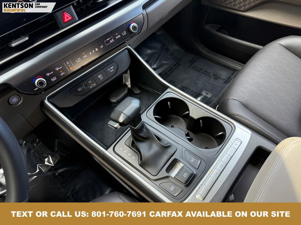 Used 2025 Kia Carnival image 23