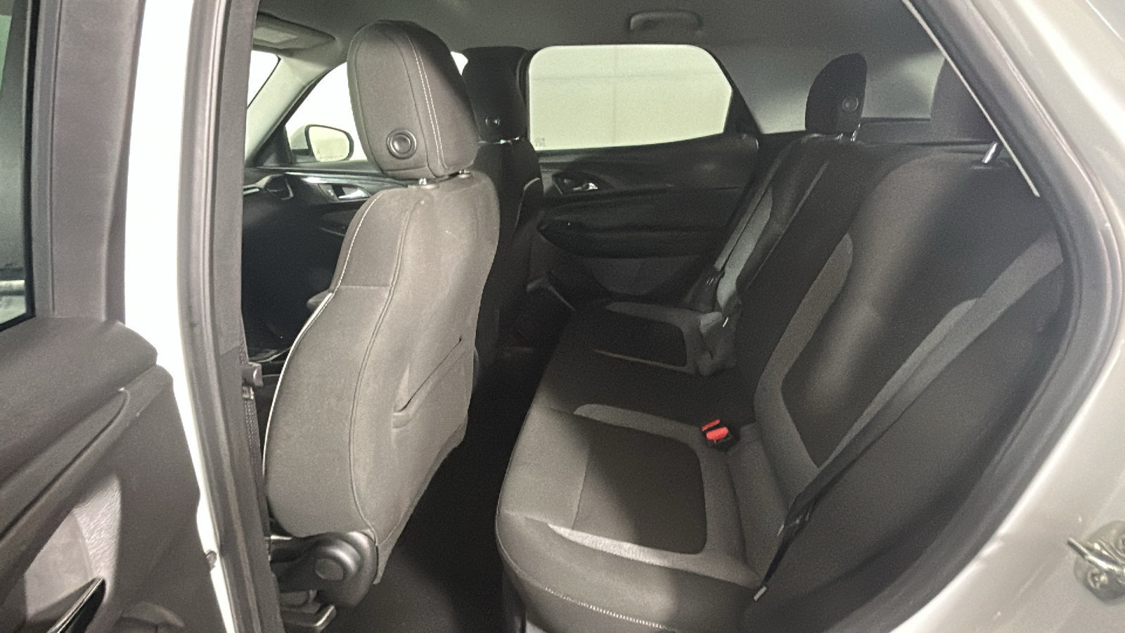 Used 2025 Chevrolet TrailBlazer LT FWD image 31
