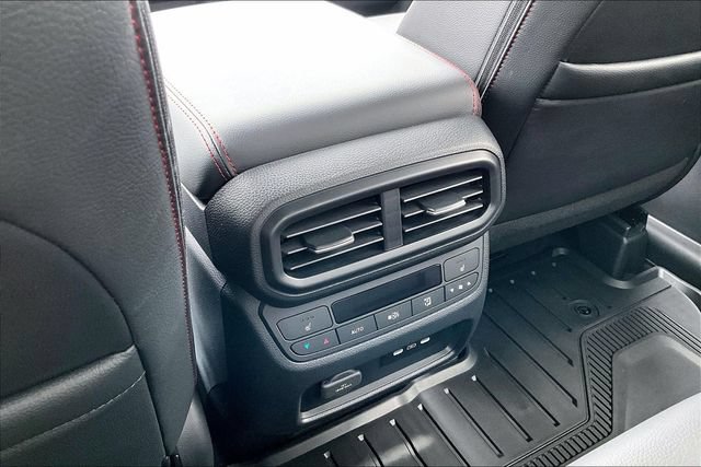 Used 2025 Honda Ridgeline Black Edition image 11