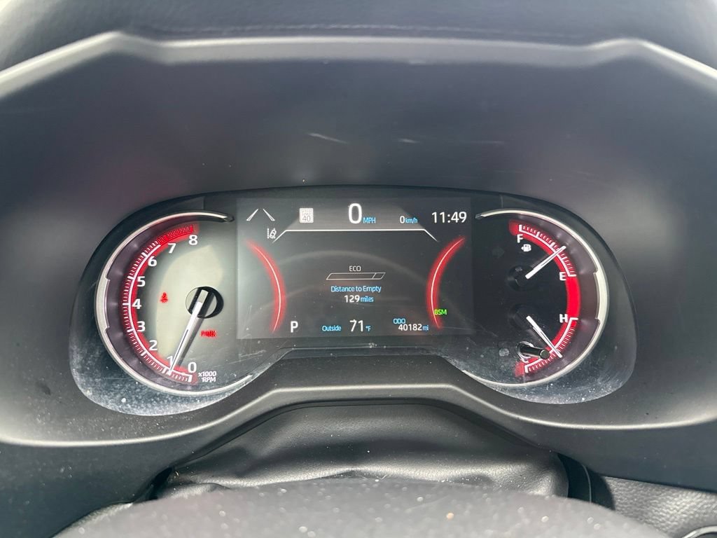 Used 2025 Toyota RAV4 XLE FWD image 12
