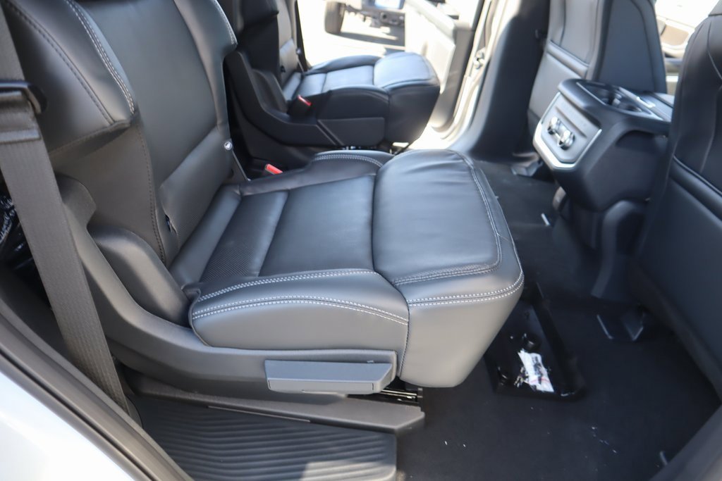 New 2025 Ford Expedition Platinum w/ Stealth Appearance Package image 15