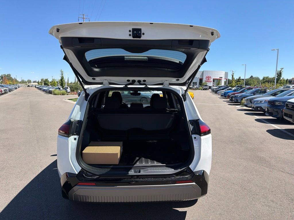 Used 2026 Toyota RAV4 SE AWD/4WD image 16