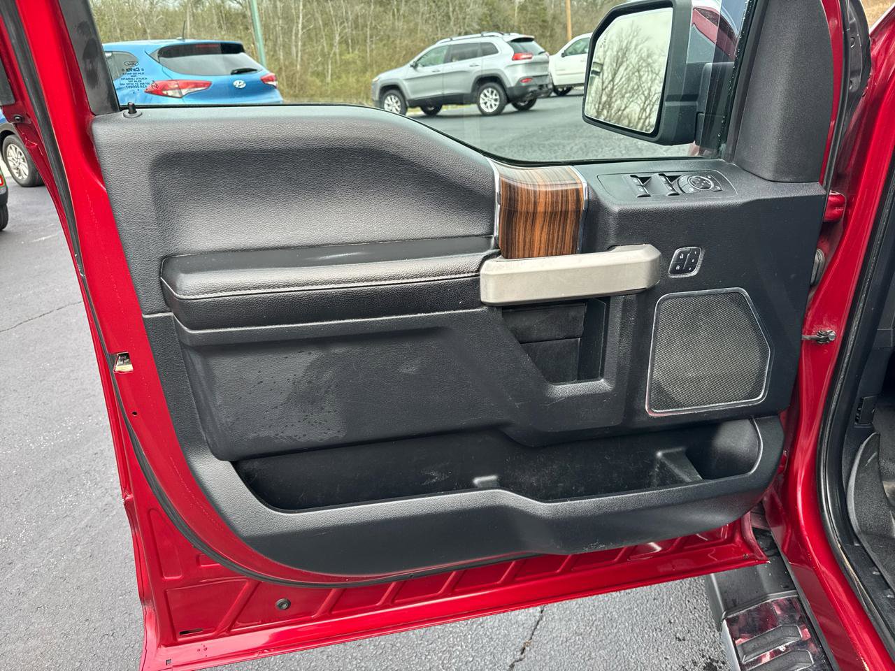 Used 2015 Ford F150 Lariat image 6