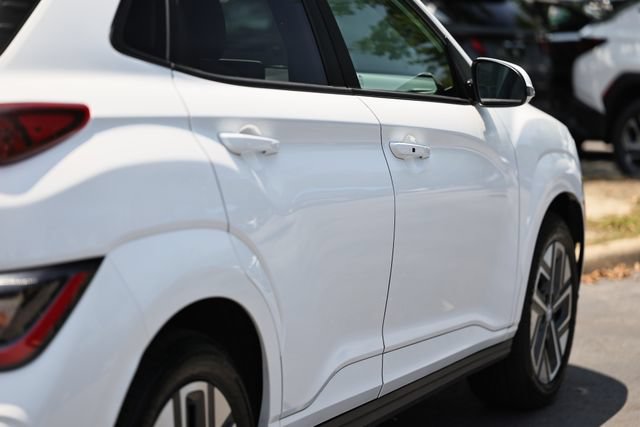 Used 2023 Hyundai Kona SE FWD image 8