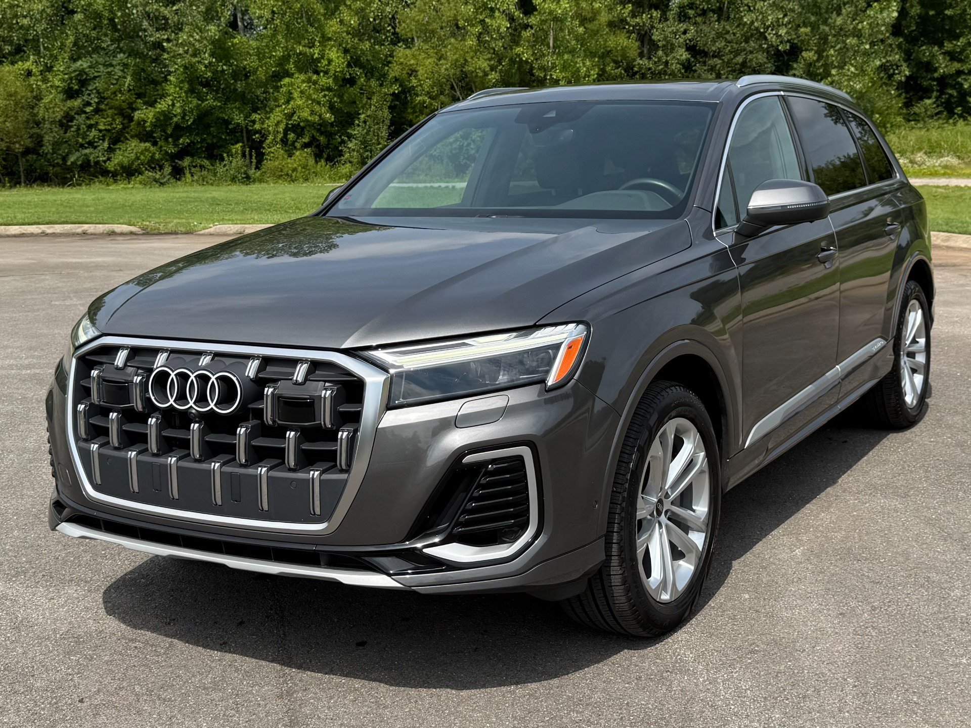 Used 2025 Audi Q7 2.0T Premium Plus w/ Premium Plus Package AWD/4WD image 2