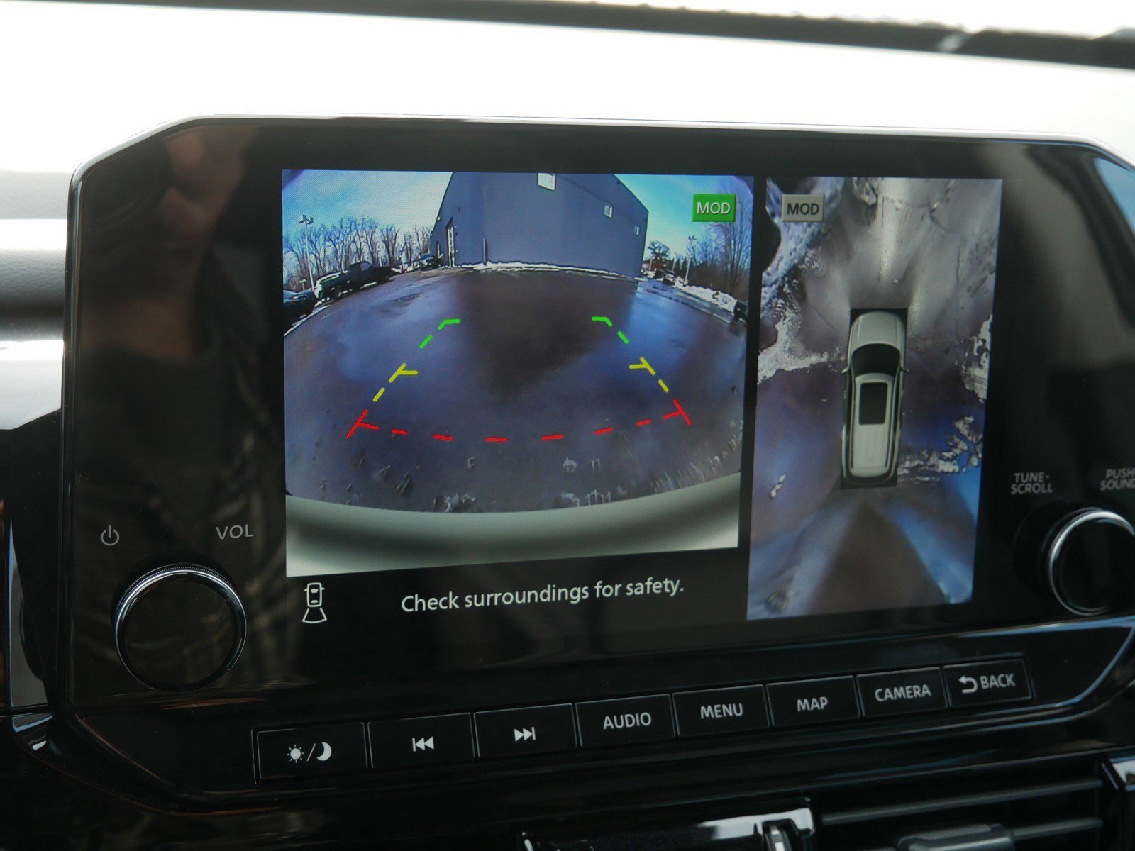 New 2025 Nissan Pathfinder SL image 10