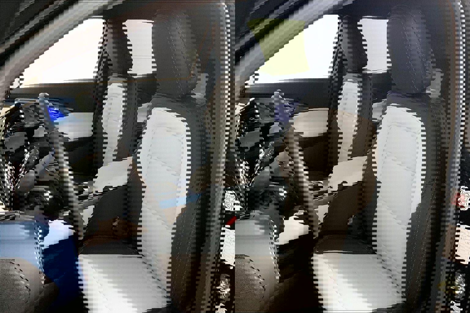 Used 2025 Chevrolet Equinox EV LT FWD image 22