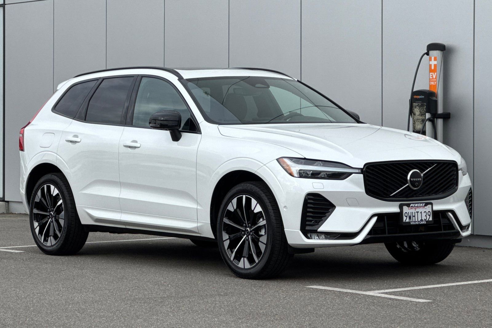 Certified 2026 Volvo XC60 B5 Plus w/ Protection Package Premier AWD/4WD image 7