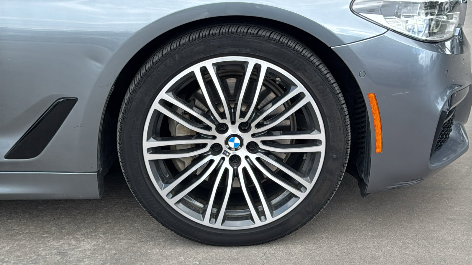 Used 2019 BMW 540i w/ M Sport Package image 33