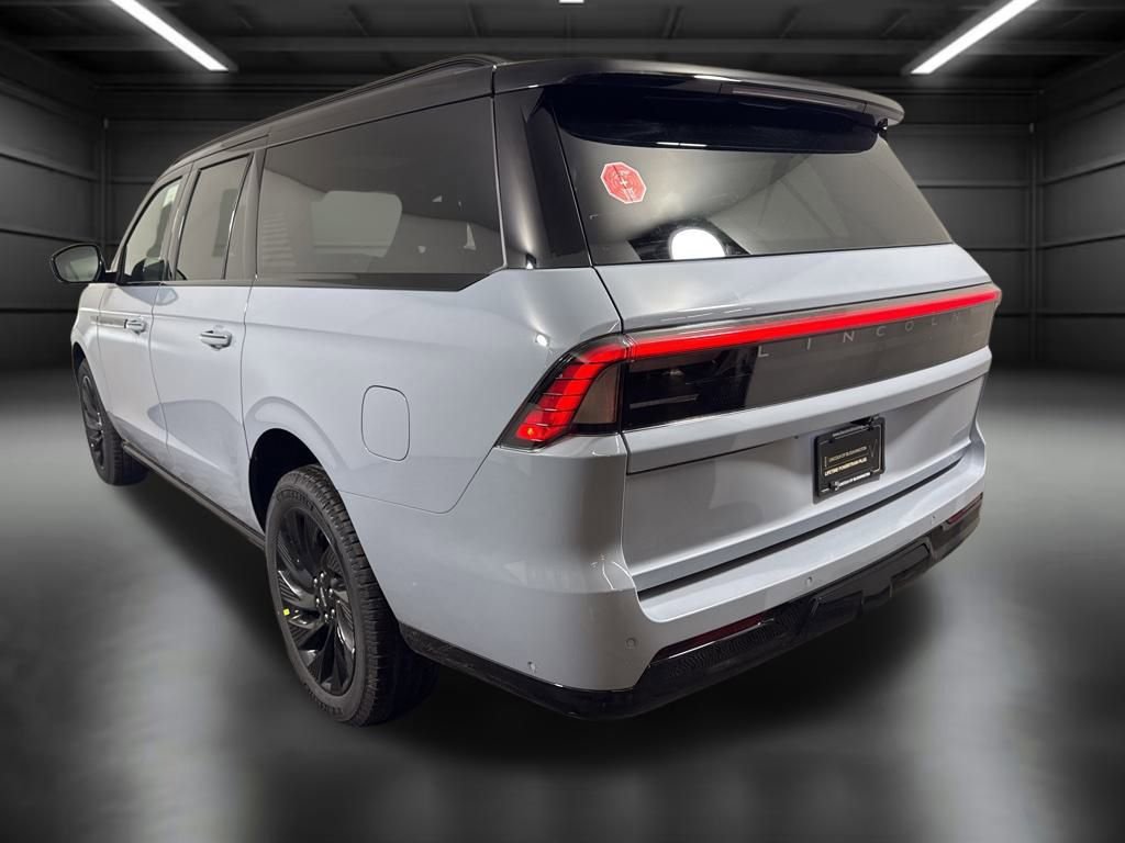 New 2025 Lincoln Navigator L Reserve w/ Jet Appearance Package image 4
