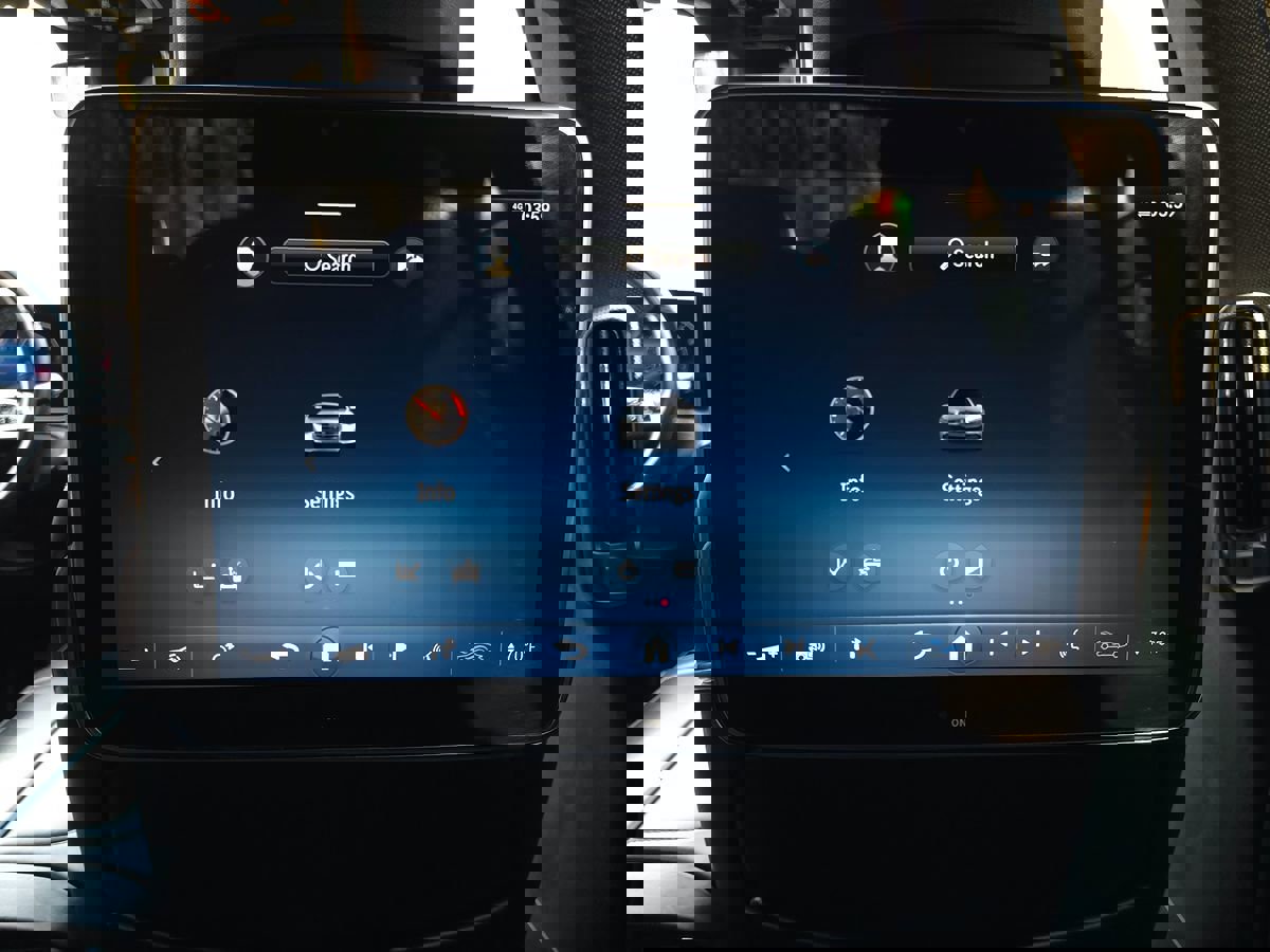 Used 2021 Mercedes-Benz S 580 4MATIC Sedan w/ Warmth & Comfort Package image 20